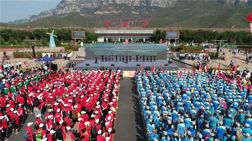 2018 年中国云台山九九国际登山挑战赛激情开赛