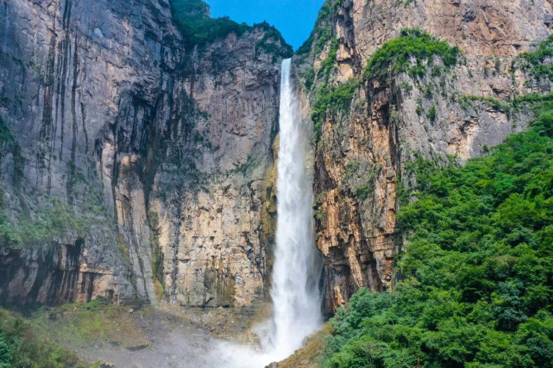 Sky is clear! Waterfalls take competition! Yuntaishan opens the stunning waterfall viewing mode!