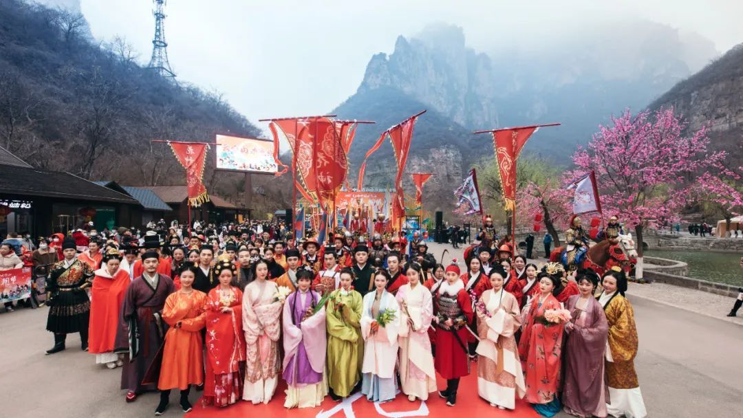 Flowers are in full bloom, a grand event! The 3rd China Yuntaishan Hanfu Flower Festival is grandly opened!
