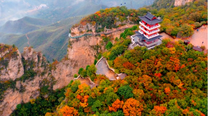 On the Double Ninth Festival, ascend to admire the clouds! This is how Yuntai Mo