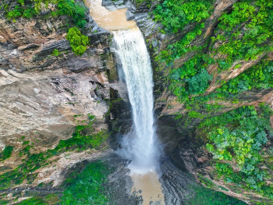 The majestic Yuntai Heavenly Waterfall is in full force, with abundant water flo
