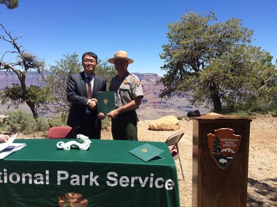 Written on the 10th anniversary of the cooperation between Yuntaishan in China and Grand Canyon sister parks in the United States